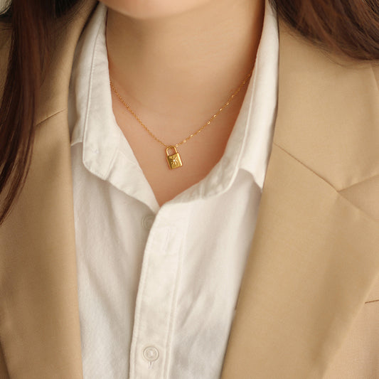 STAR LOCK 18K GOLD NECKLACE