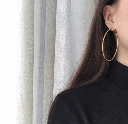 SIMPLICITY 18K GOLD HOOP EARRING