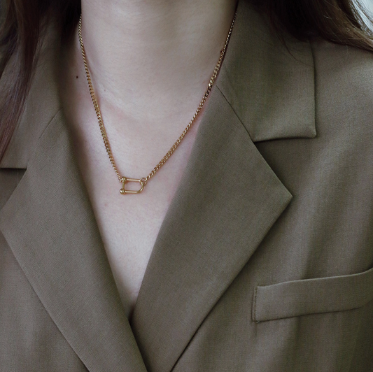 SHACKLE 18K GOLD NECKLACE