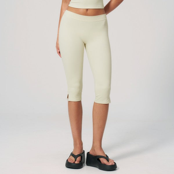 Low-Rise Capri leggings
