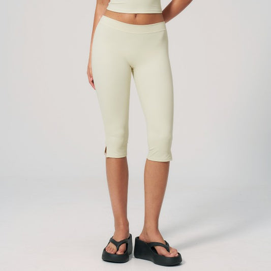 Low-Rise Capri leggings