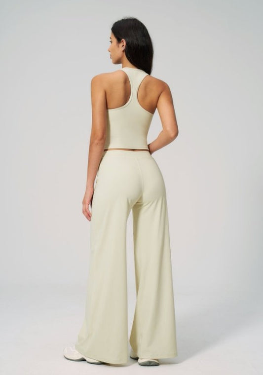 Essential Wideleg Pant
