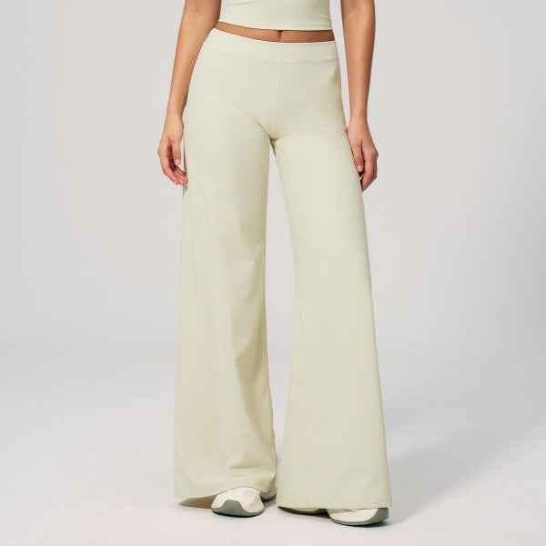 Essential Wideleg Pant