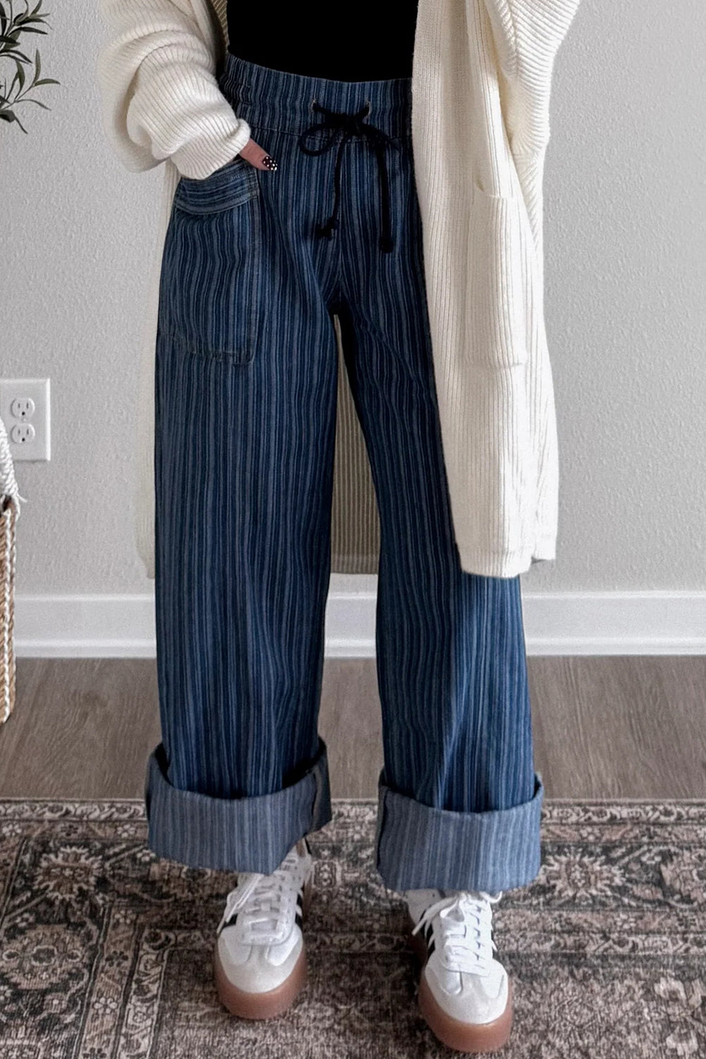 Blue Stripe Contrasted Drawstring Pocketed Loose Jeans