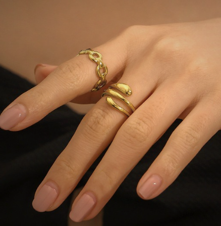 Smooth and Simple Rings