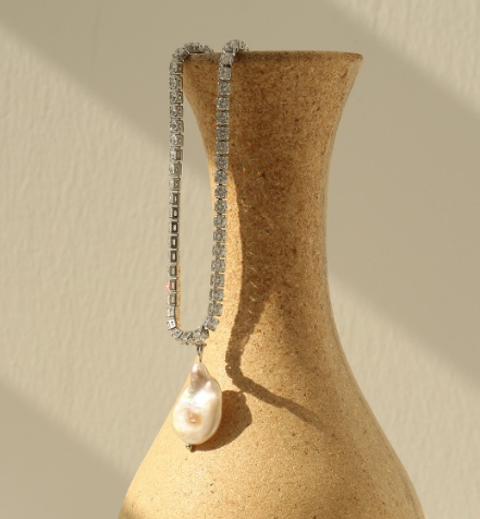 Opalescent Pedant Necklace