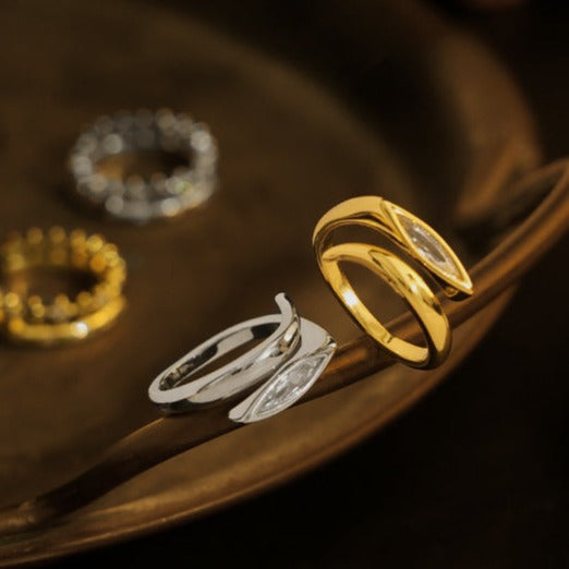 Crown Zircon Split Ring