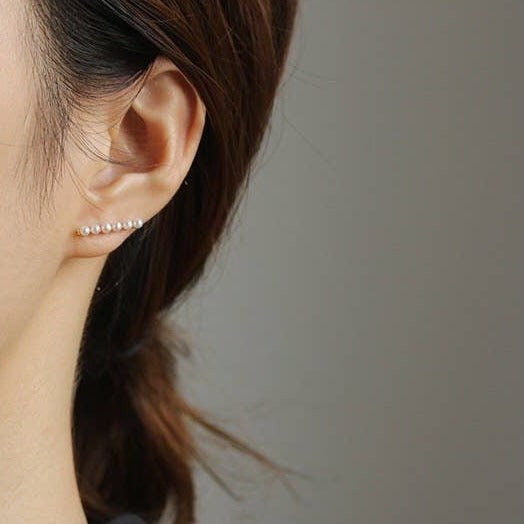 Single Row Pearl Earring