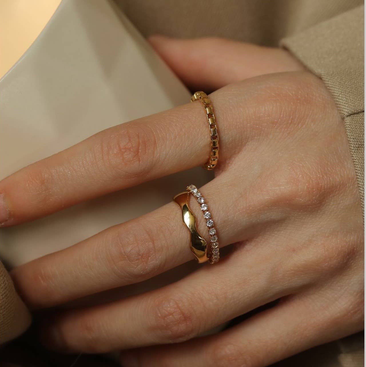 ZIRCON THIN CHAIN RING