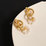 Miss Pearl Chain Earring