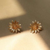 Daisy Gold Stud Earring