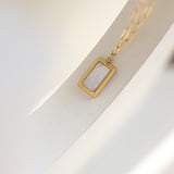 WHITE SHELL 18K GOLD NECKLACE