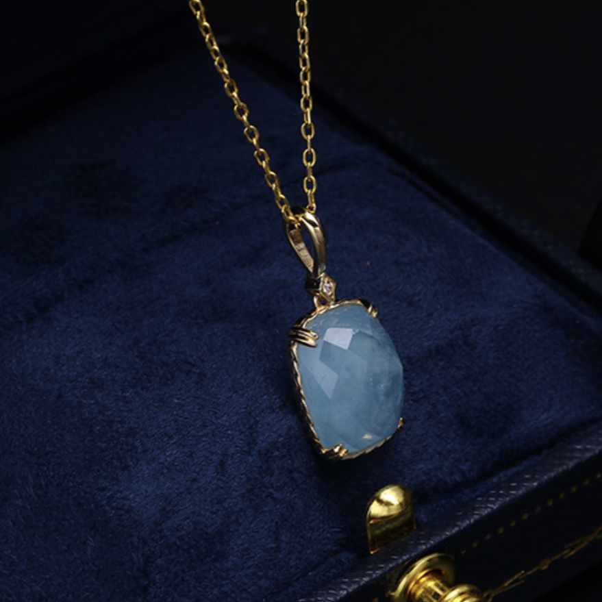 Blue Diva Aquamarine 9k Solid Gold Pendant