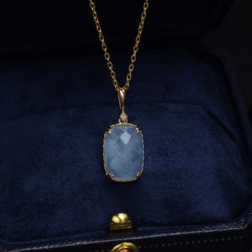 Blue Diva Aquamarine 9k Solid Gold Pendant